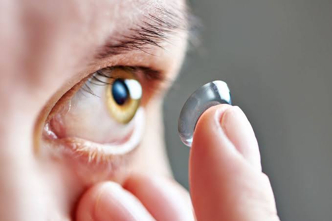 Soin et bilan médical des yeux